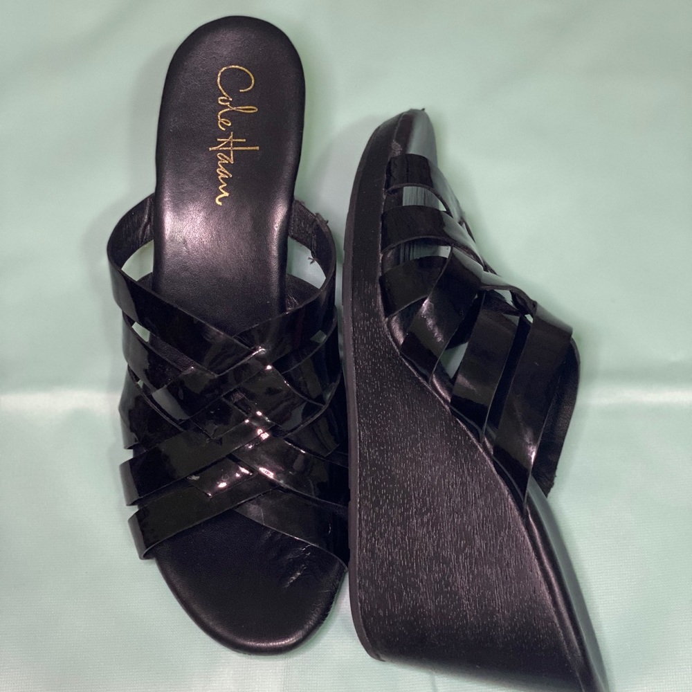 Cole Haan:MARIETA WEDGE SANDAL